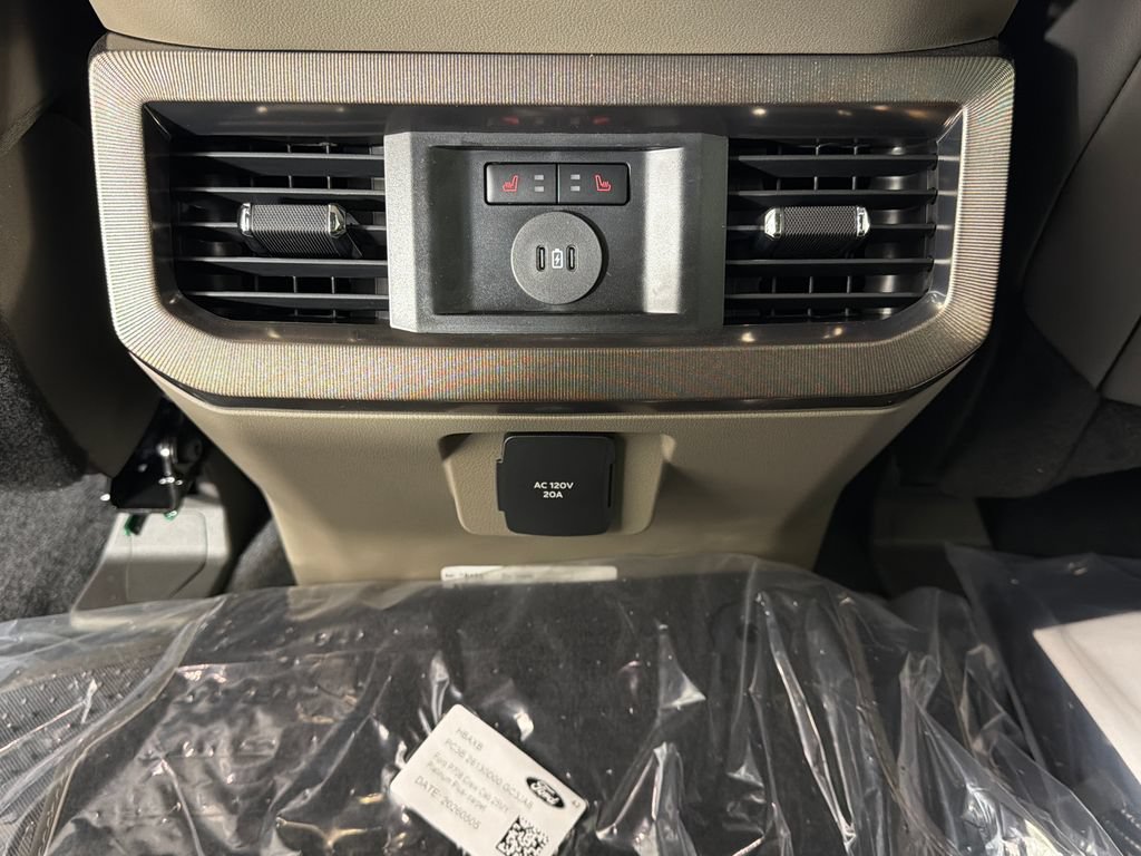 New 2026 Ford F350 Platinum w/ Platinum Plus Package AWD/4WD image 18