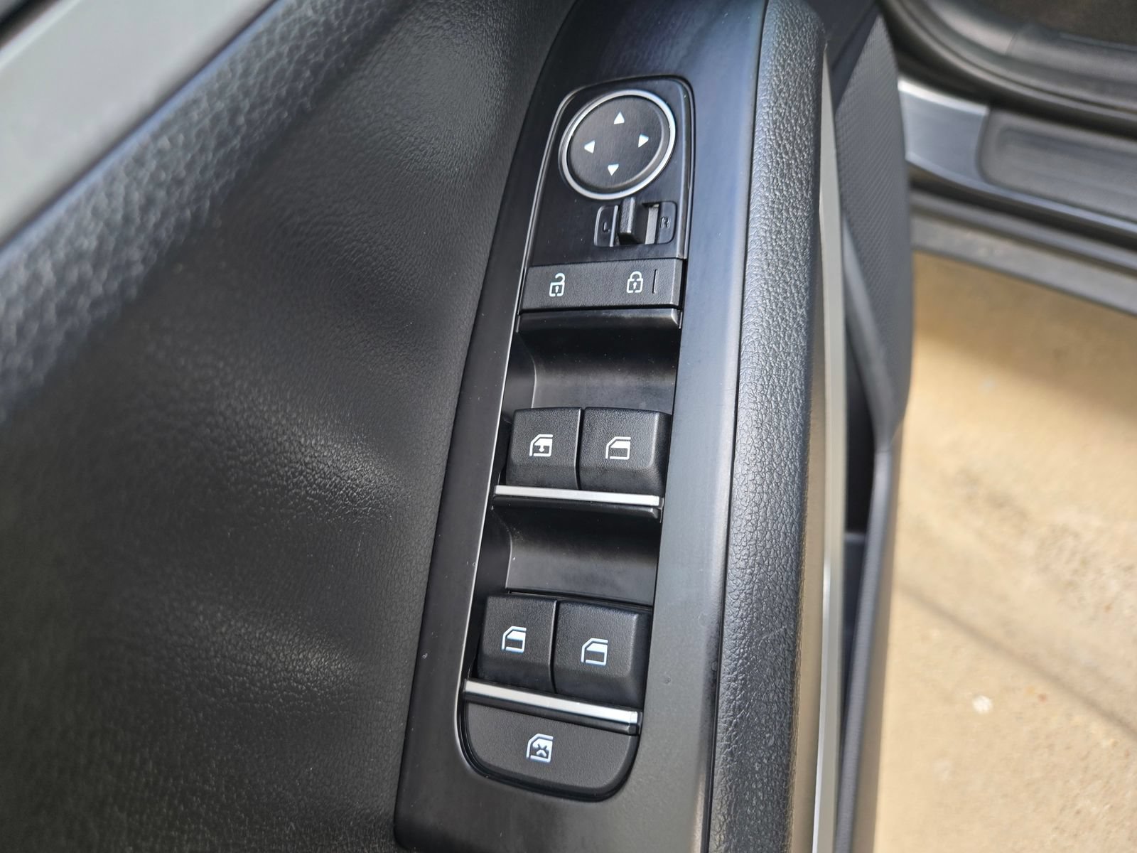 Used 2023 Kia Soul LX w/ Option Group 015 FWD image 28