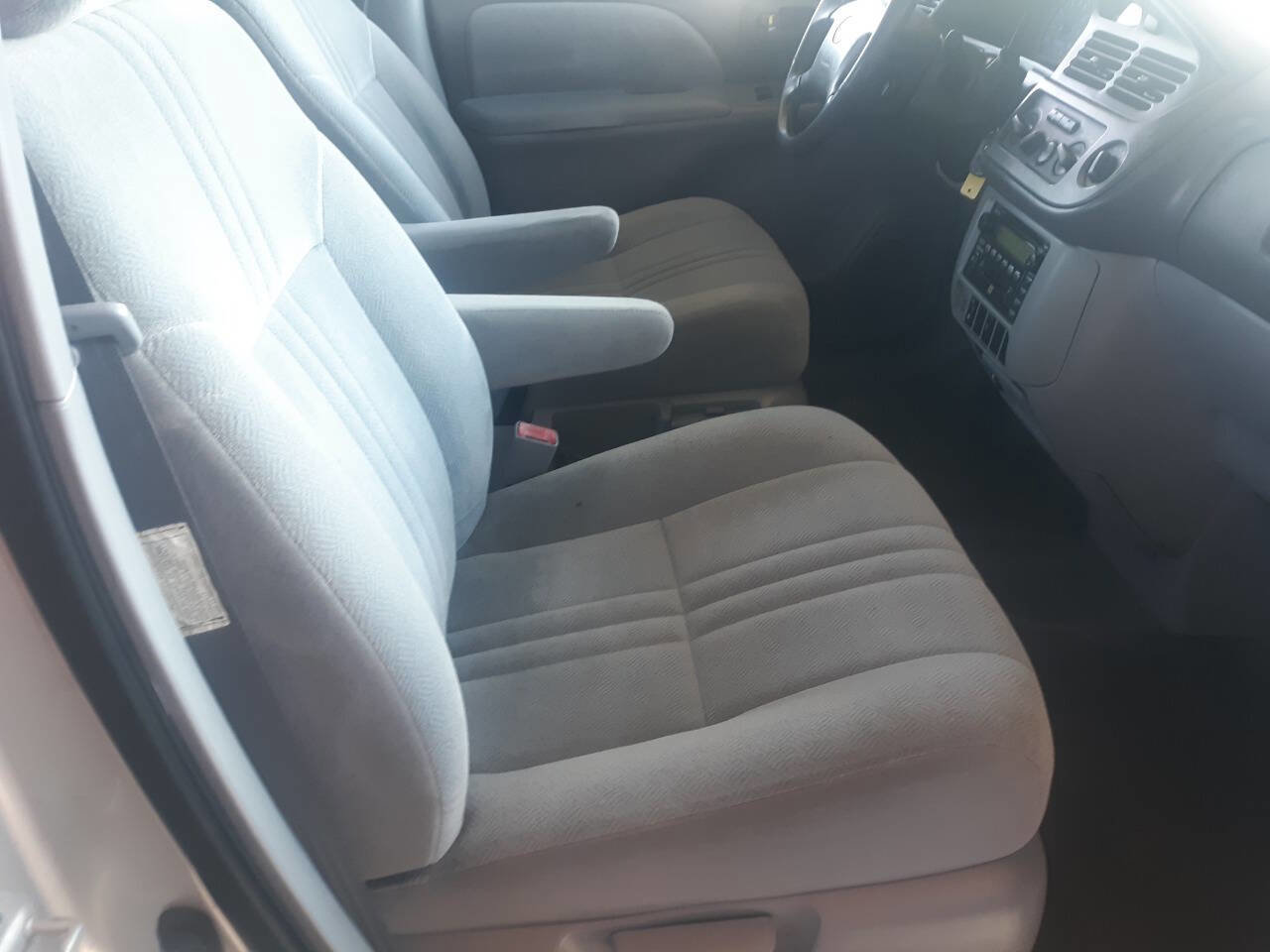 Used 2003 Toyota Sienna LE FWD image 19