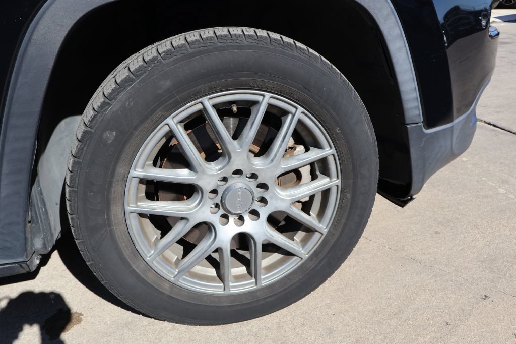 Used 2018 Jeep Cherokee Latitude FWD image 9