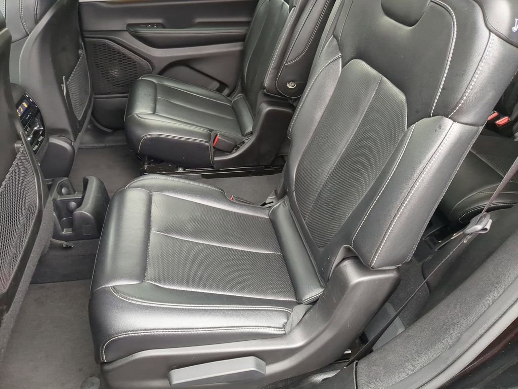 Used 2024 Jeep Grand Cherokee L Limited w/ Luxury Tech Group II image 28