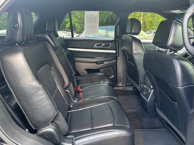 Used 2016 Ford Explorer XLT w/ Equipment Group 202A AWD/4WD image 28