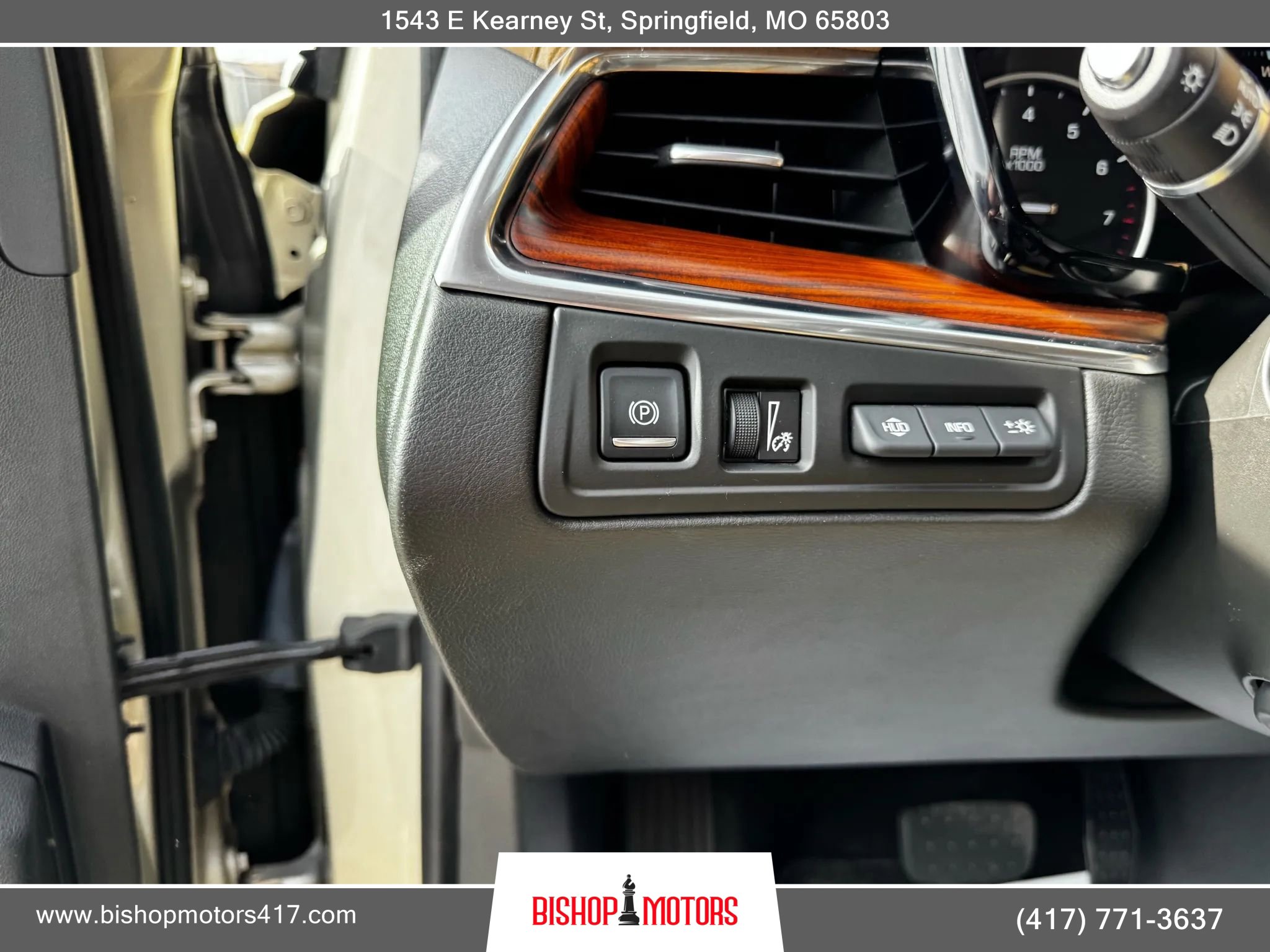 Used 2017 Cadillac XT5 Platinum w/ Driver Assist Package image 27