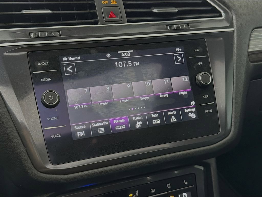 Used 2022 Volkswagen Tiguan SEL R-Line image 17