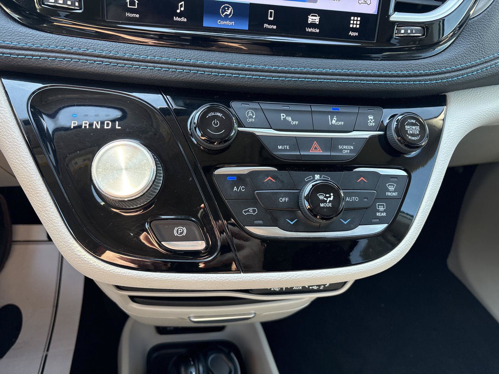 Used 2021 Chrysler Pacifica Touring FWD image 24