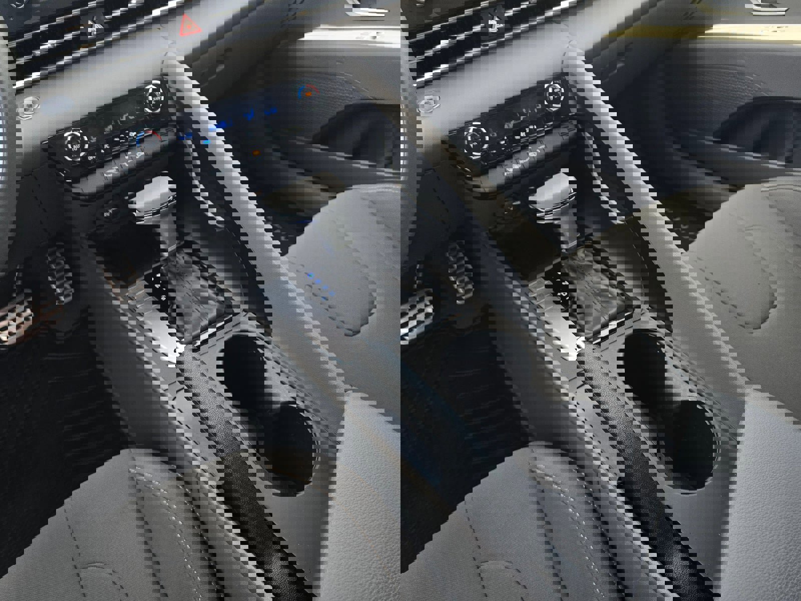 Certified 2025 Hyundai Elantra Sport image 16