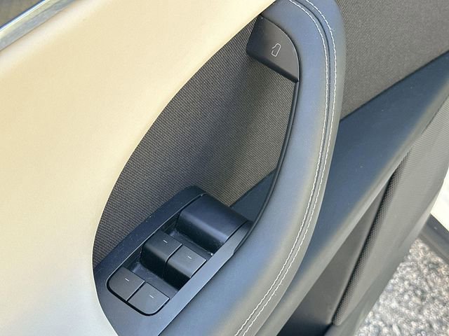 Used 2025 Tesla Model X Plaid image 20