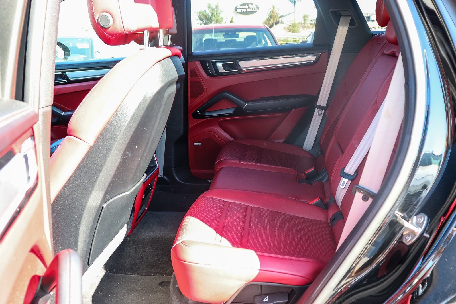 Used 2023 Porsche Cayenne AWD/4WD image 14