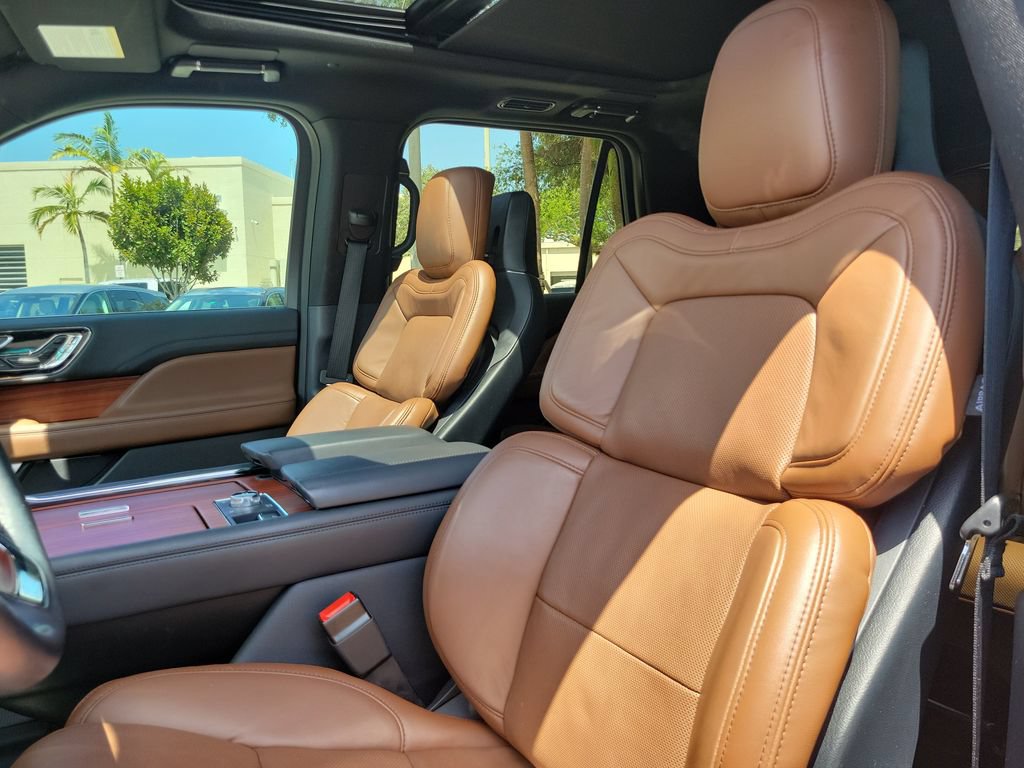 Certified 2024 Lincoln Navigator Reserve AWD/4WD image 20