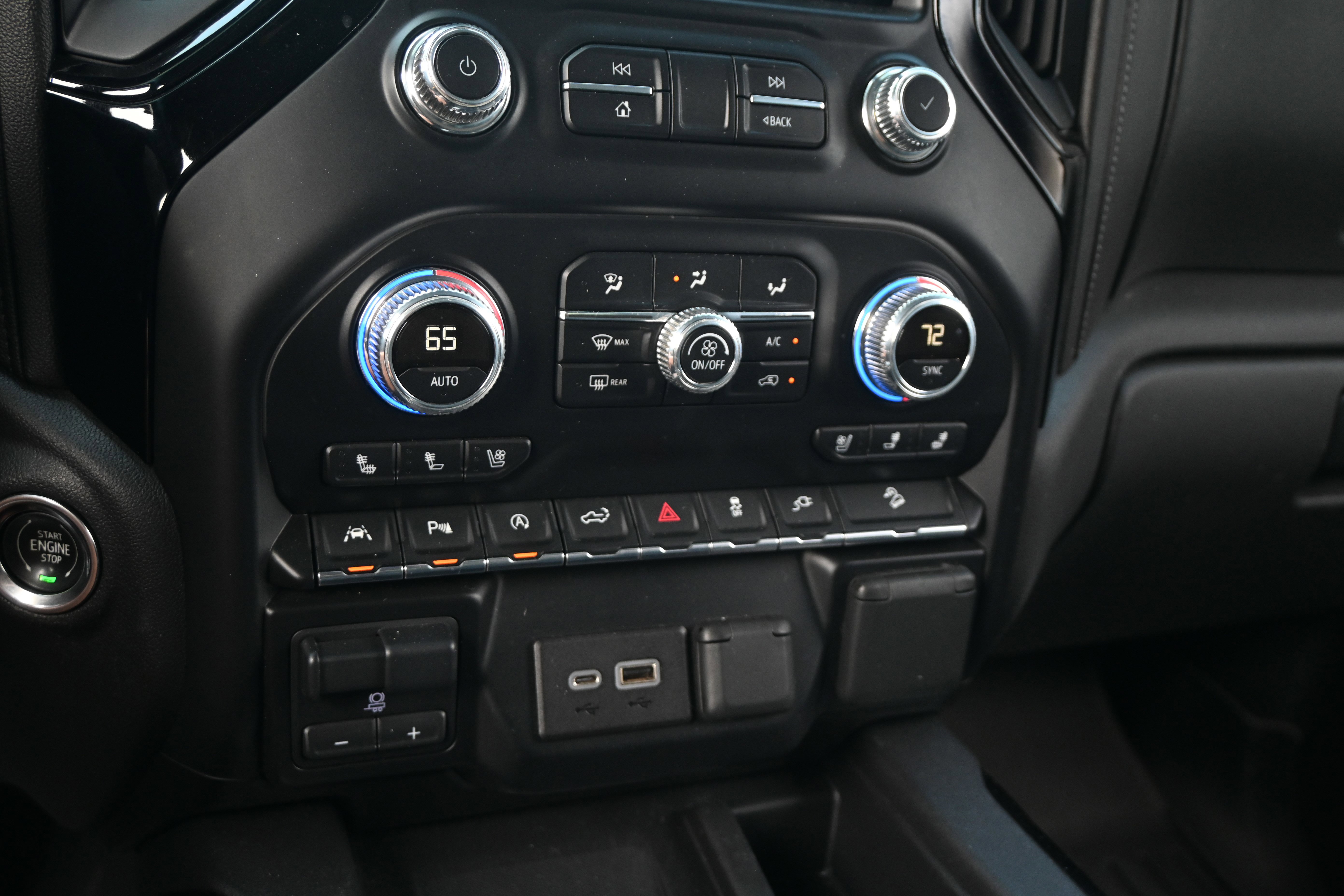 Used 2019 GMC Sierra 1500 SLT w/ SLT Premium Plus Package AWD/4WD image 16