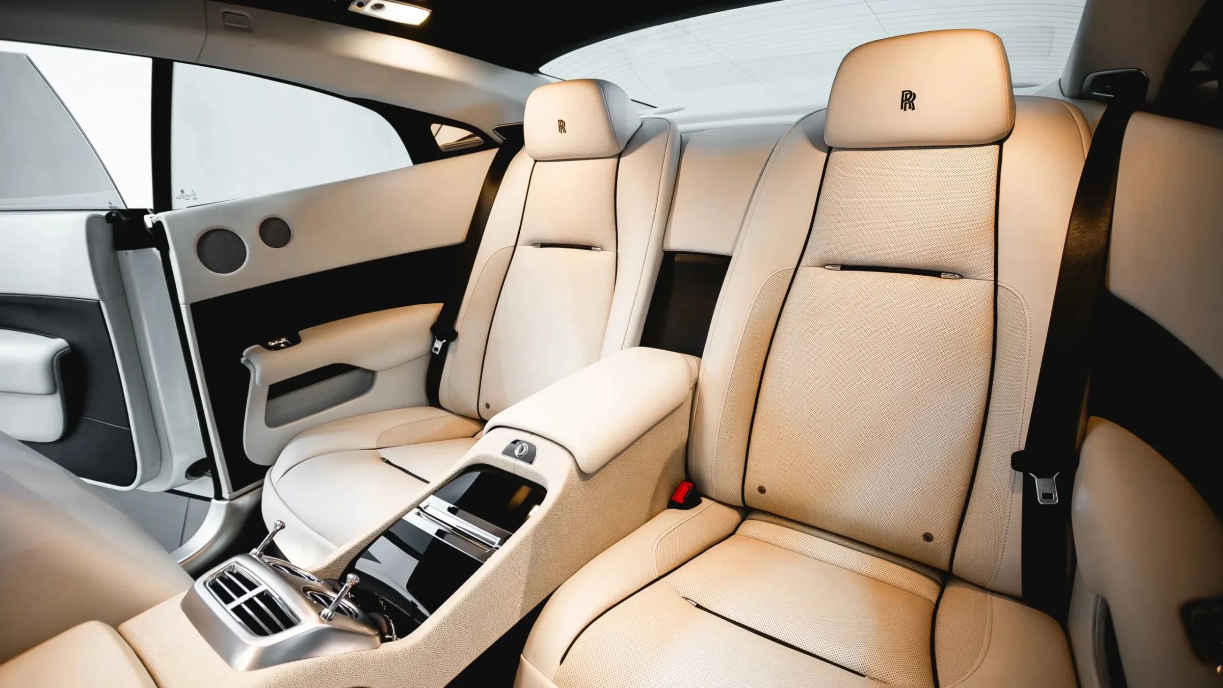 Used 2015 Rolls-Royce Wraith RWD image 26