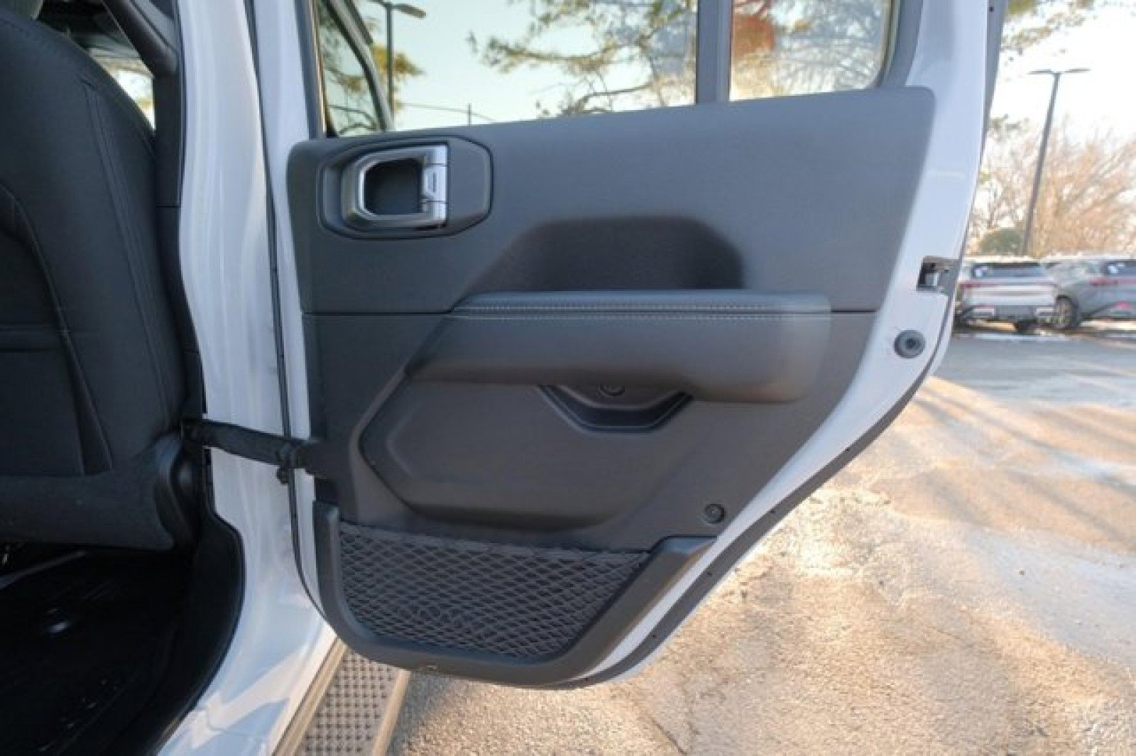 Used 2020 Jeep Wrangler Unlimited Sahara image 16