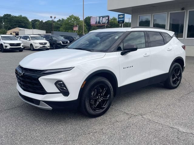 Used 2024 Chevrolet Blazer LT w/ Midnight/Sport Edition FWD image 9