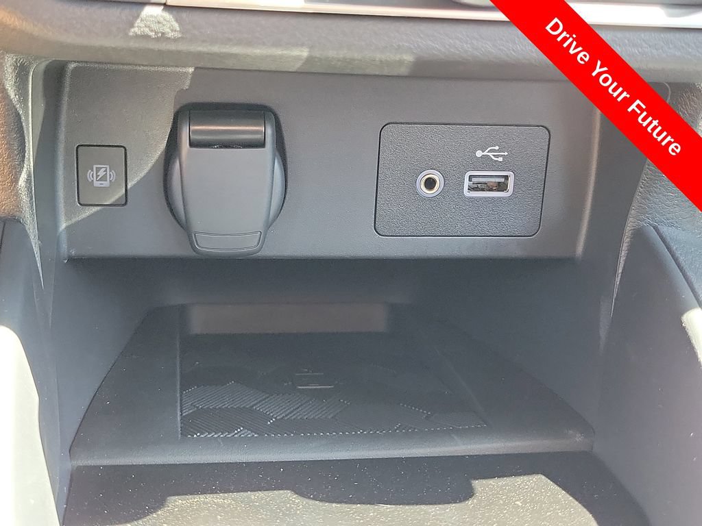 Used 2025 Nissan Versa SV w/ Trunk Package FWD image 14