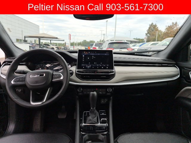 Used 2025 Jeep Compass Limited AWD/4WD image 12
