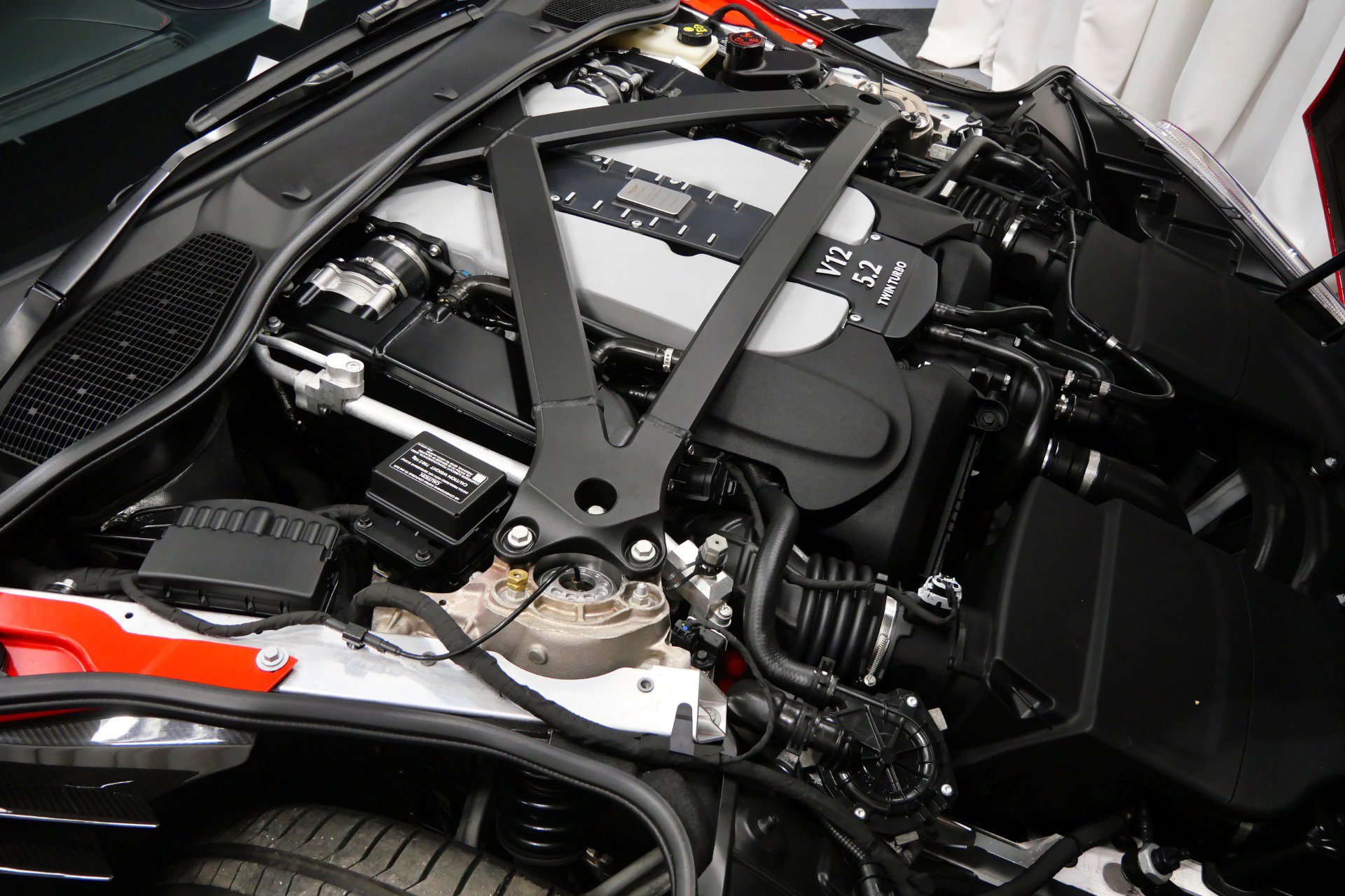 Used 2023 Aston Martin DBS Superleggera Volante image 63