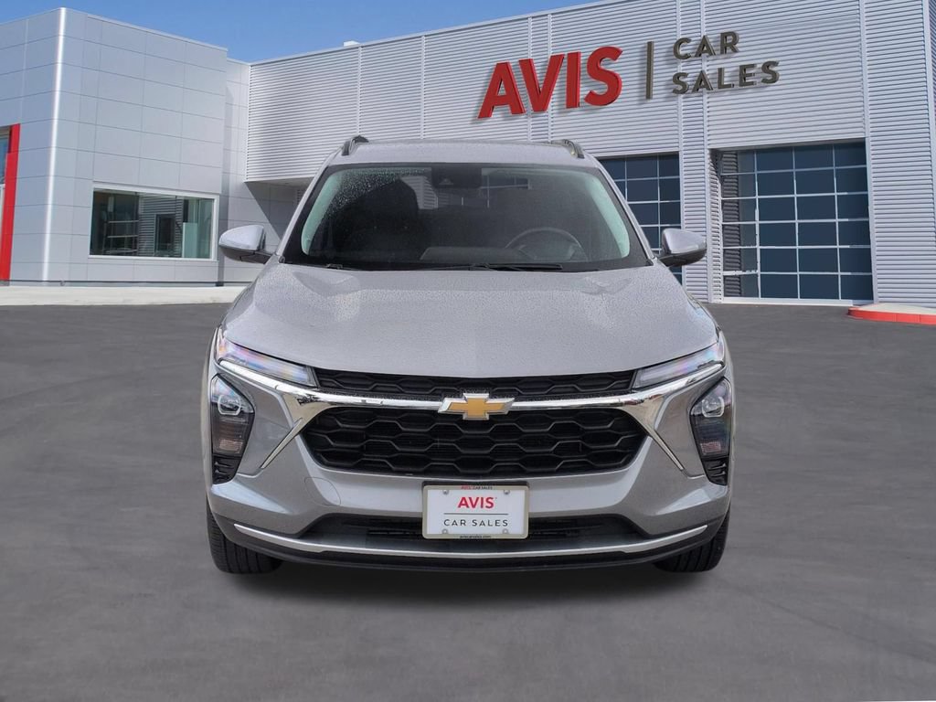 Used 2025 Chevrolet Trax LT w/ LT Convenience Package FWD image 2
