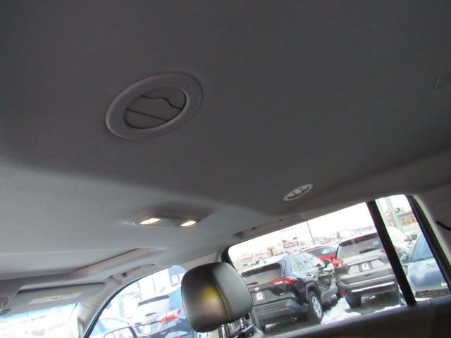 Used 2019 Cadillac Escalade ESV Luxury image 32