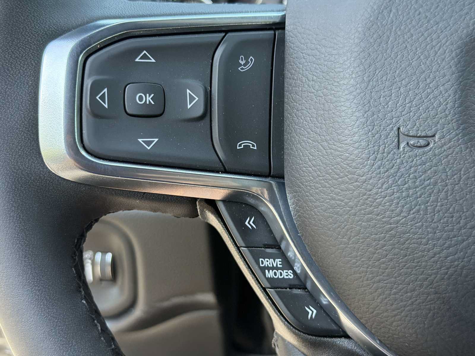 Used 2025 RAM 1500 Laramie RWD image 15