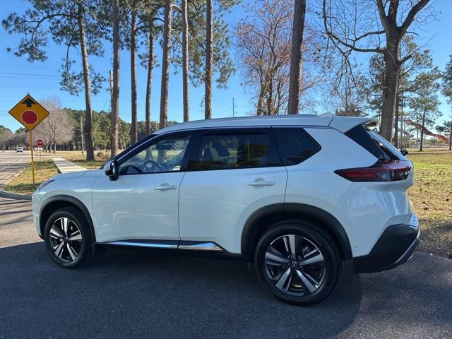 Used 2023 Nissan Rogue SL w/ SL Premium Package image 6