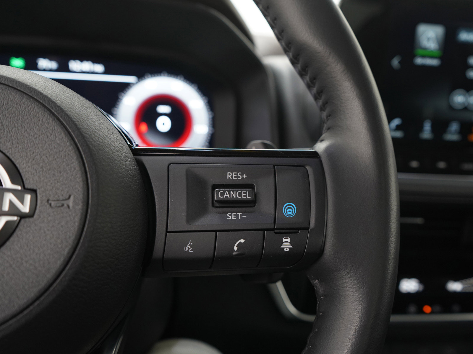 Used 2023 Nissan Rogue Platinum AWD/4WD image 30