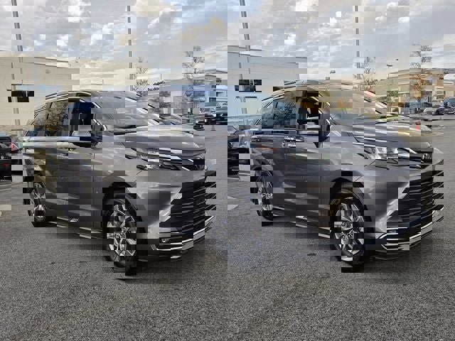 Used 2024 Toyota Sienna XLE image 10