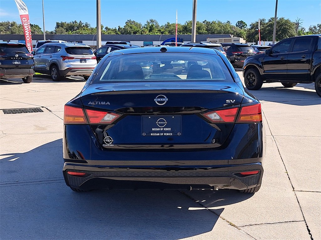 Certified 2023 Nissan Altima 2.5 SV image 6