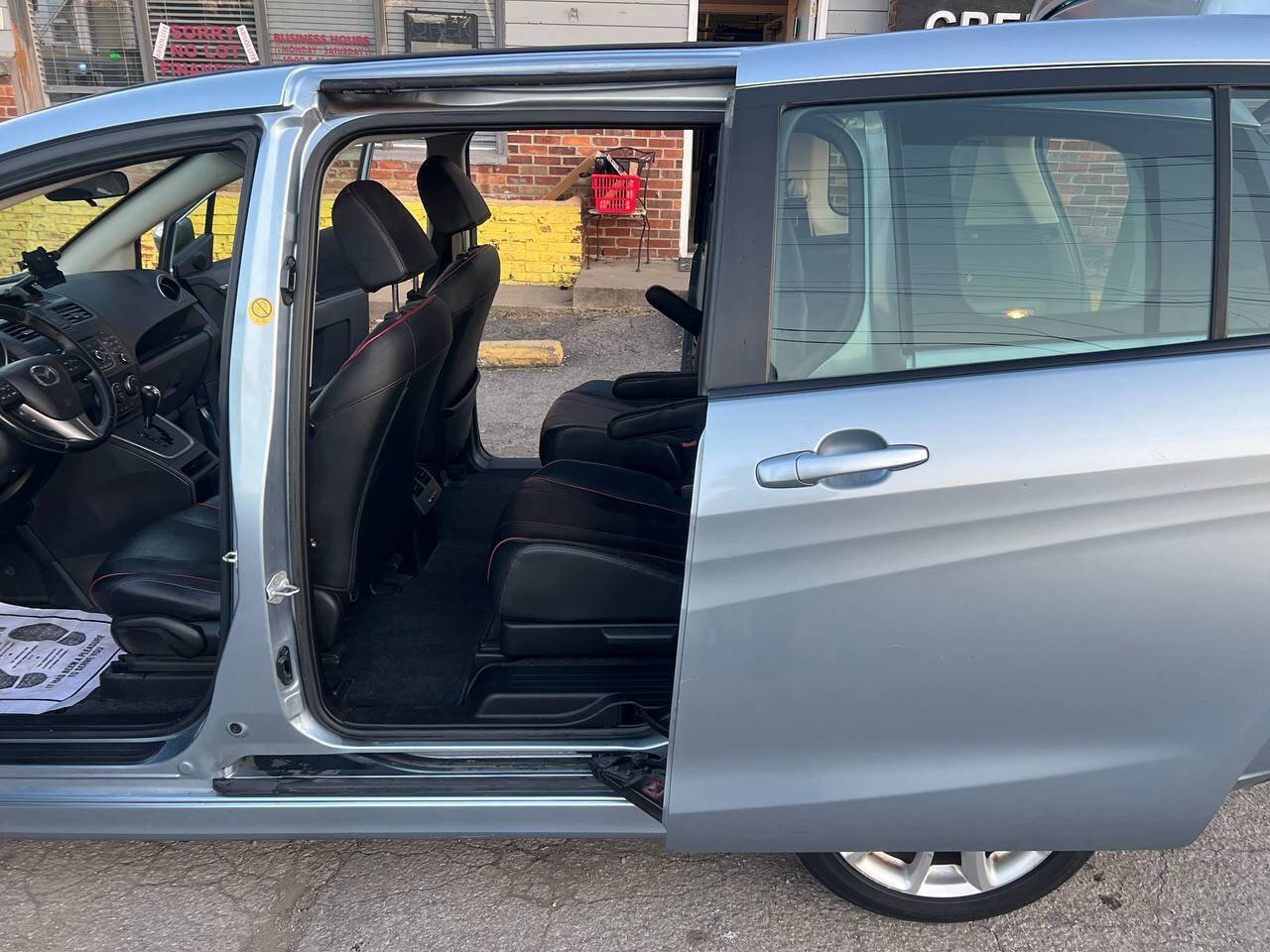 Used 2012 MAZDA MAZDA5 Grand Touring FWD image 12