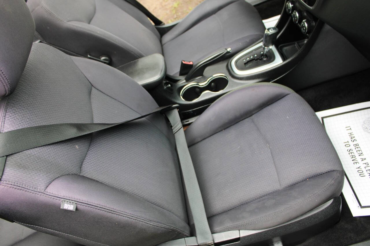Used 2013 Chrysler 200 Touring image 29