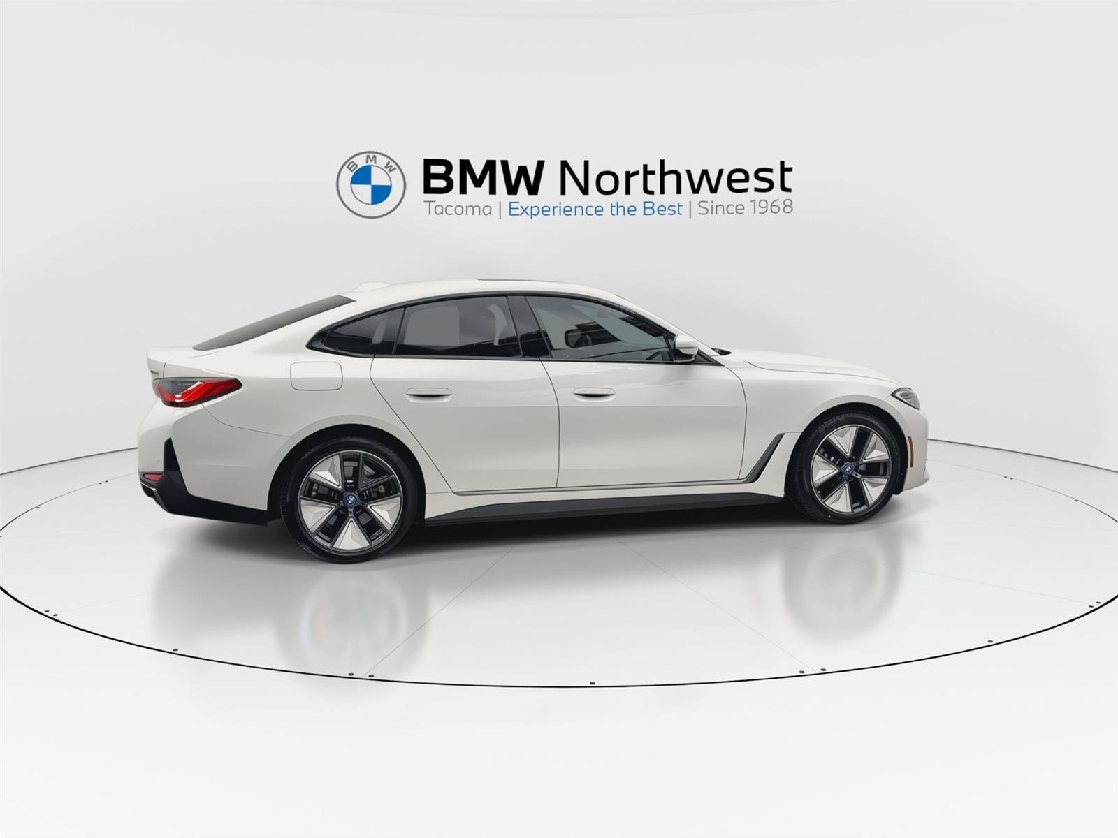 Used 2023 BMW i4 eDrive35 RWD image 4