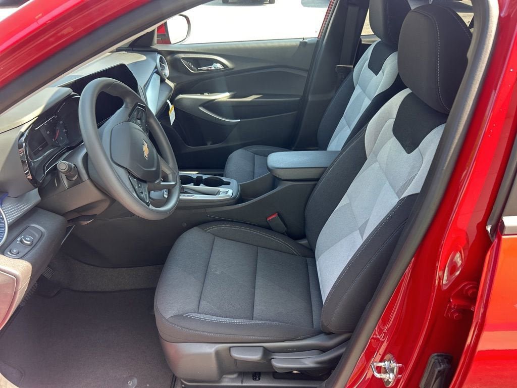 New 2026 Chevrolet Trax LS image 7