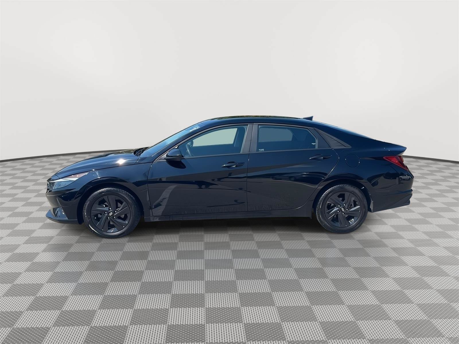 Certified 2023 Hyundai Elantra SEL FWD image 9