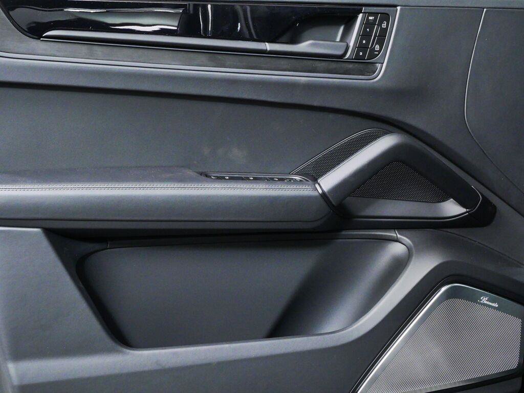 New 2026 Porsche Cayenne GTS AWD/4WD image 6