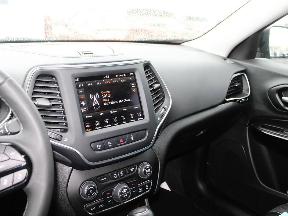 Used 2023 Jeep Cherokee Altitude Lux AWD/4WD image 22