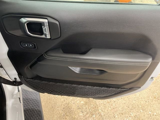 Used 2023 Jeep Wrangler Unlimited Sahara w/ Cold Weather Group image 34