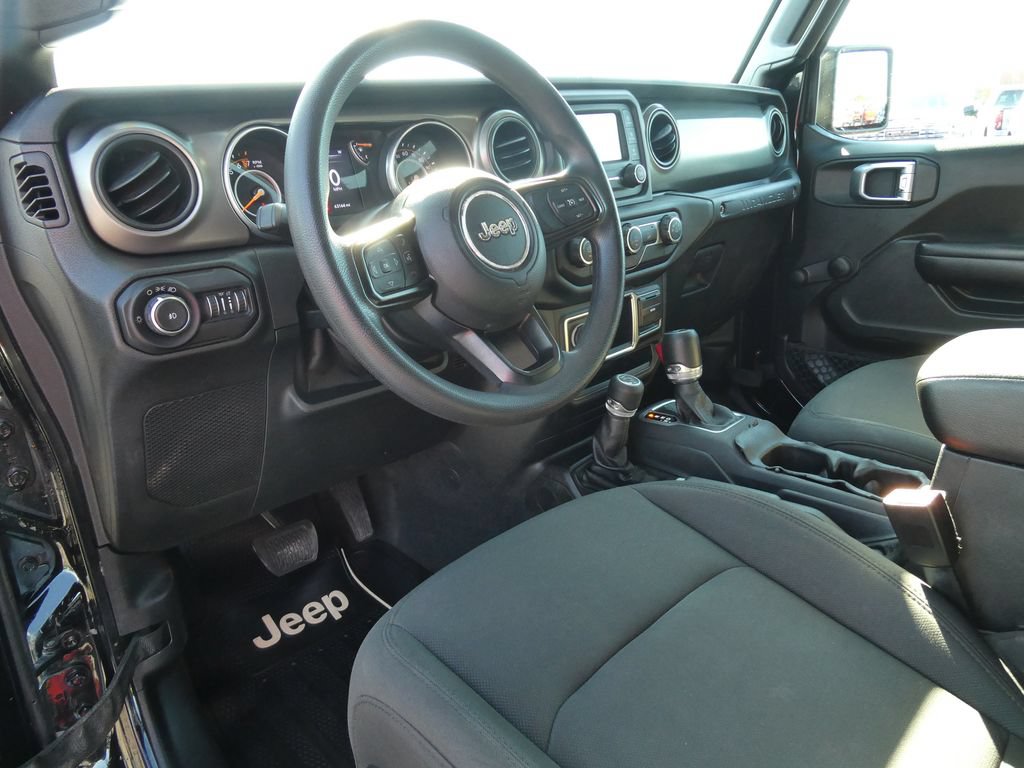 Used 2018 Jeep Wrangler Unlimited Sport AWD/4WD image 22