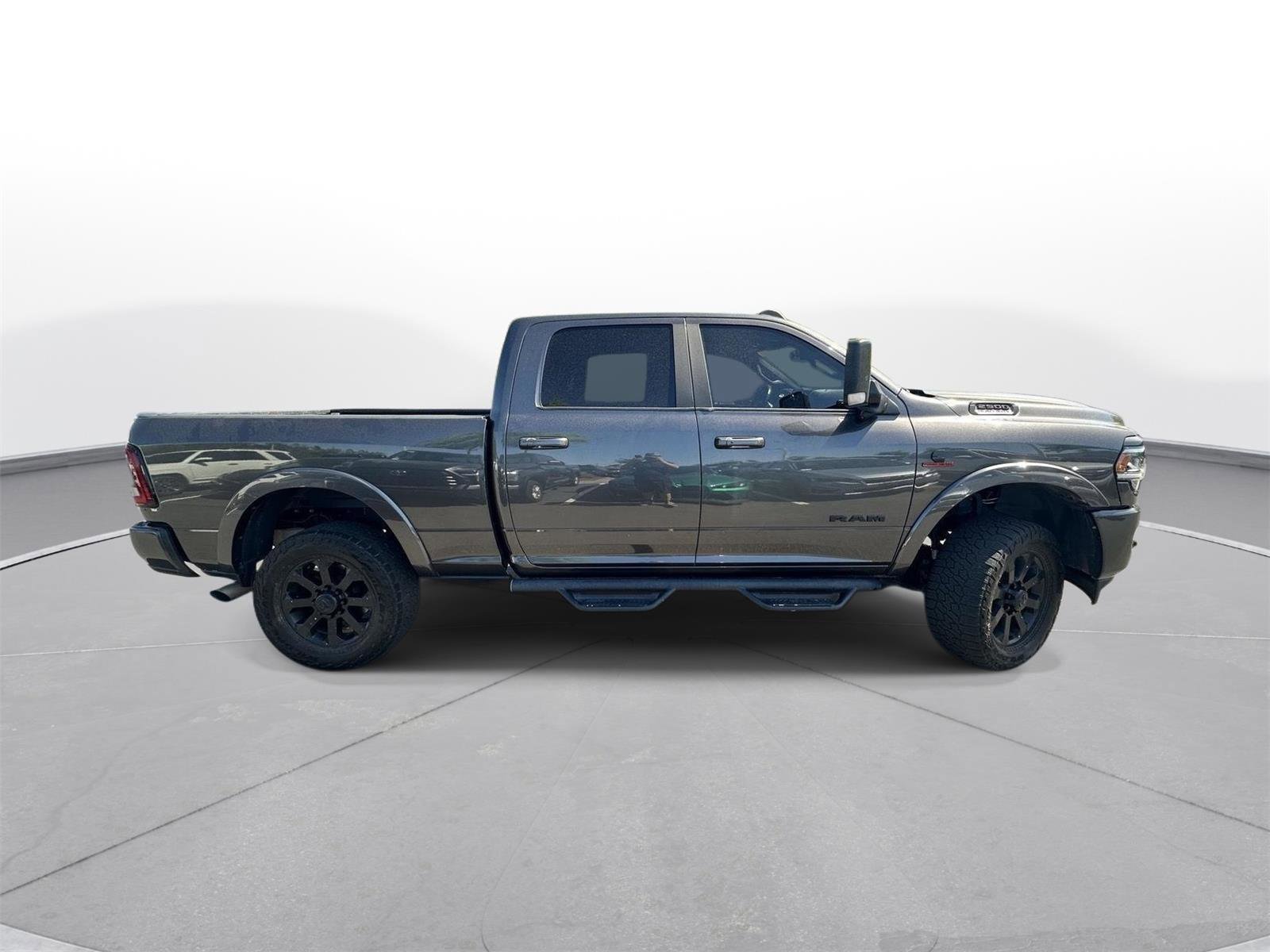 Used 2022 RAM 2500 Laramie w/ Night Edition AWD/4WD image 5
