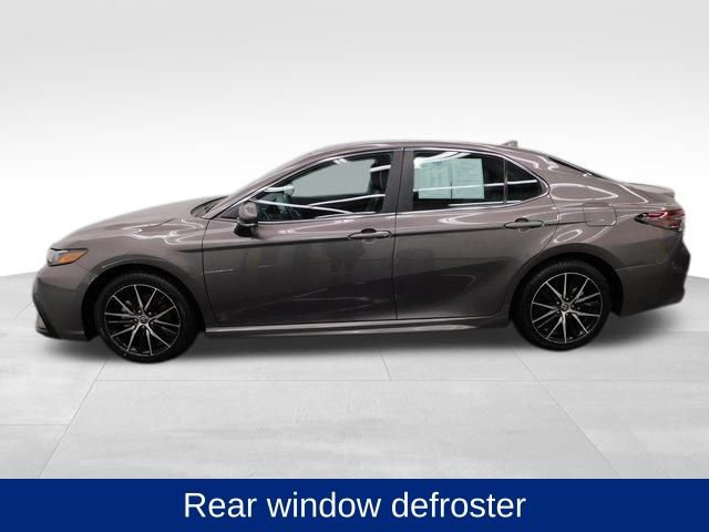 Used 2024 Toyota Camry SE image 5