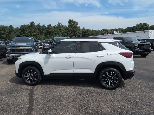 Used 2023 Chevrolet TrailBlazer ACTIV w/ Convenience Package FWD image 4