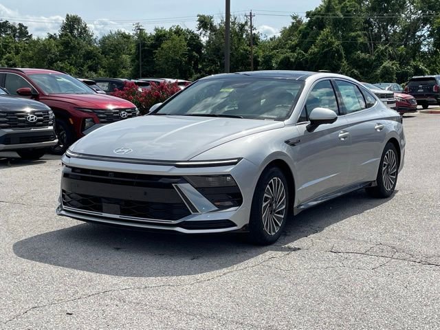 New 2025 Hyundai Sonata Limited FWD image 3