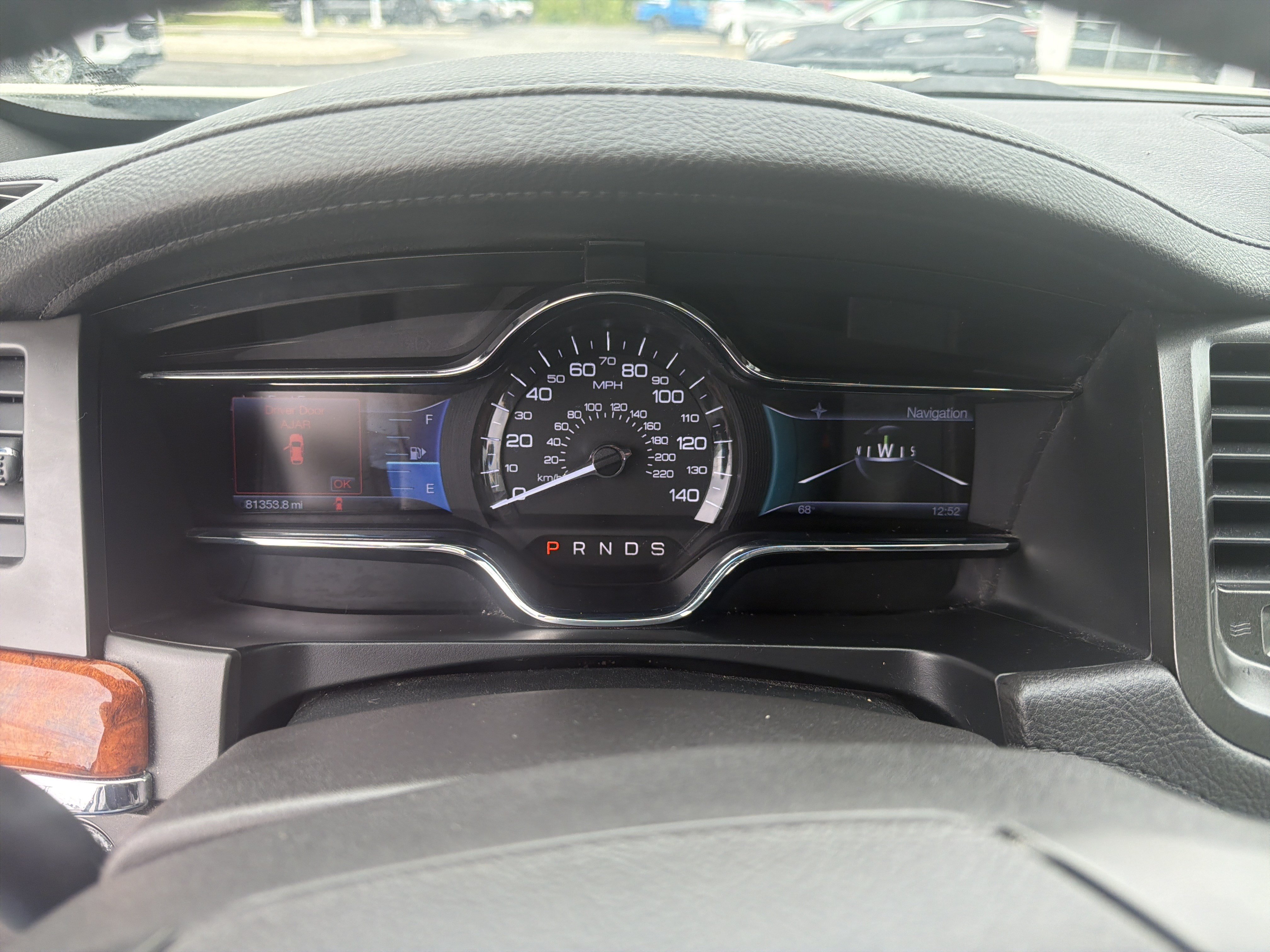 Used 2013 Lincoln MKS AWD image 29