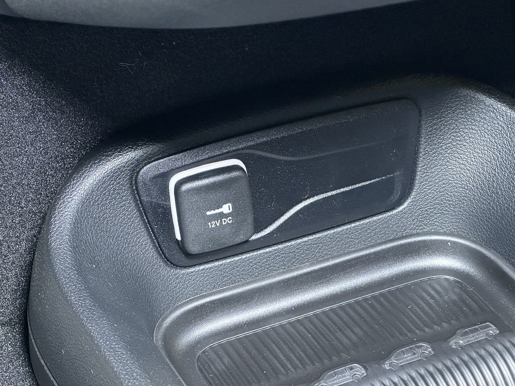 New 2026 Chrysler Voyager LX image 32