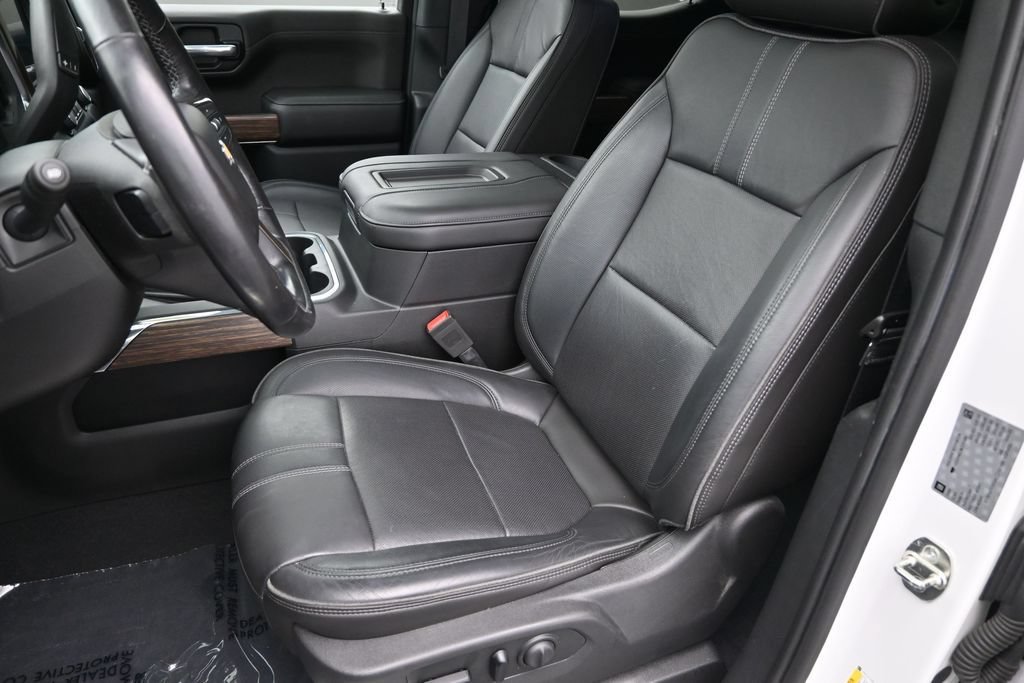 Used 2019 Chevrolet Silverado 1500 High Country w/ Technology Package AWD/4WD image 11