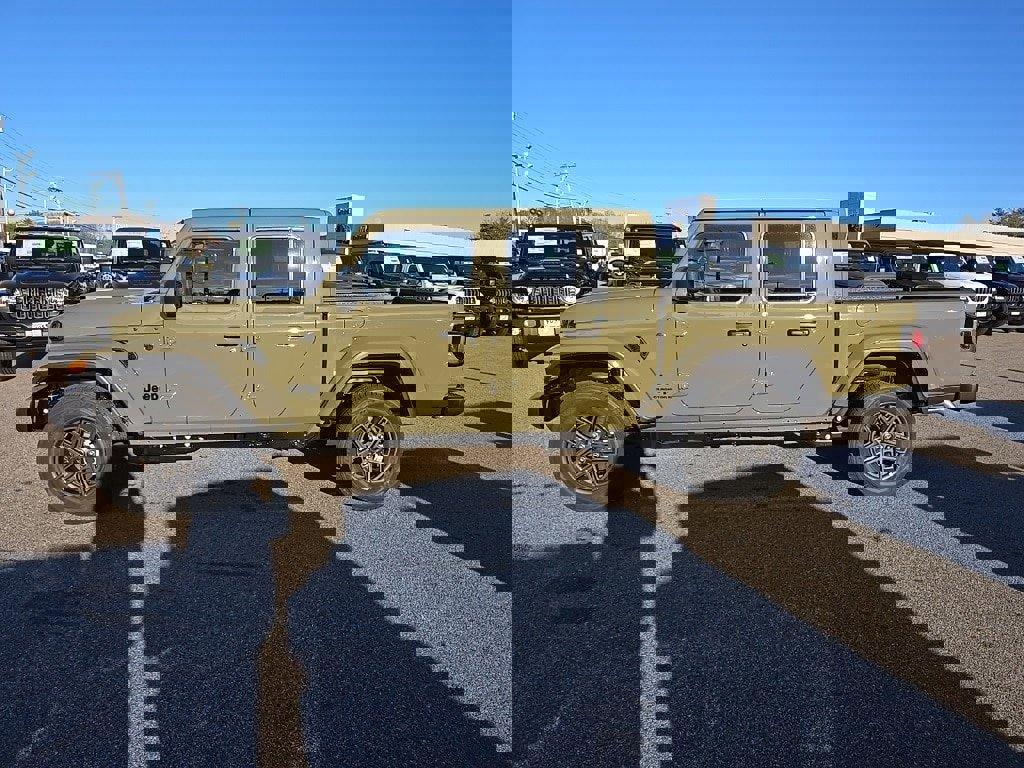 New 2026 Jeep Gladiator Sport image 4