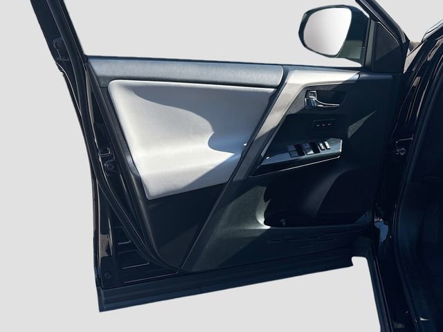 Used 2017 Toyota RAV4 Limited image 21