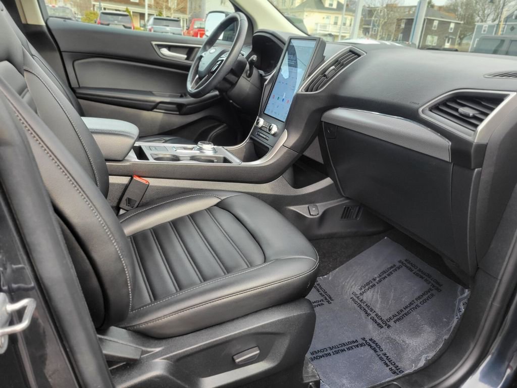 Used 2022 Ford Edge SEL w/ Convenience Package image 9