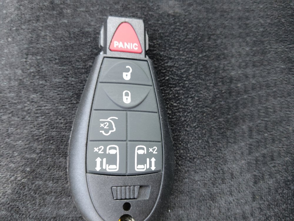 Used 2016 Dodge Grand Caravan SXT FWD image 32