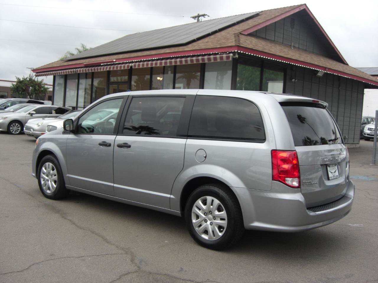 Used 2019 Dodge Grand Caravan SE FWD image 8
