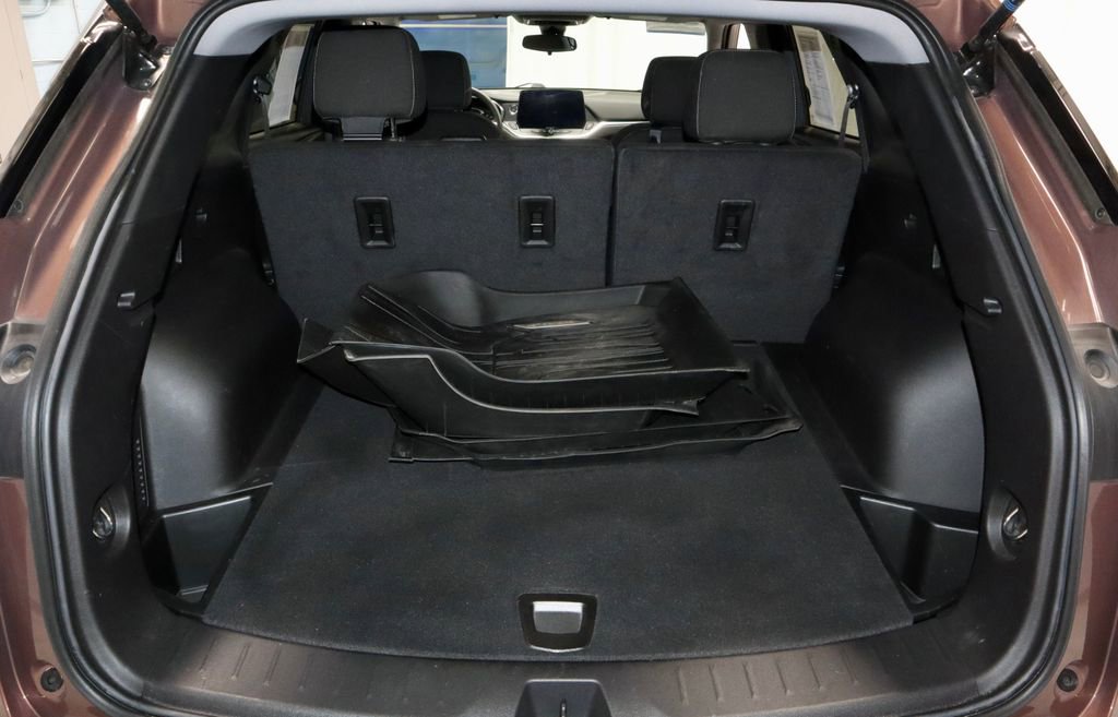 Used 2024 Chevrolet Blazer LT FWD image 13