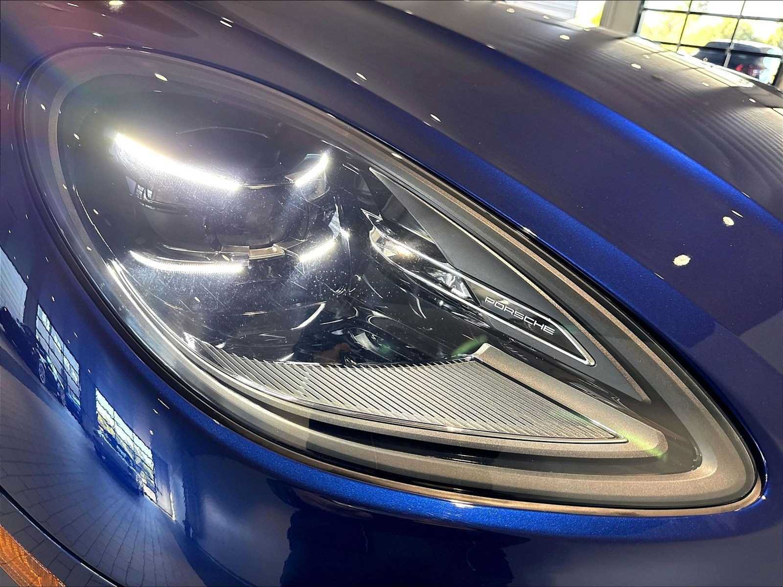 Used 2026 Porsche Macan AWD/4WD image 16